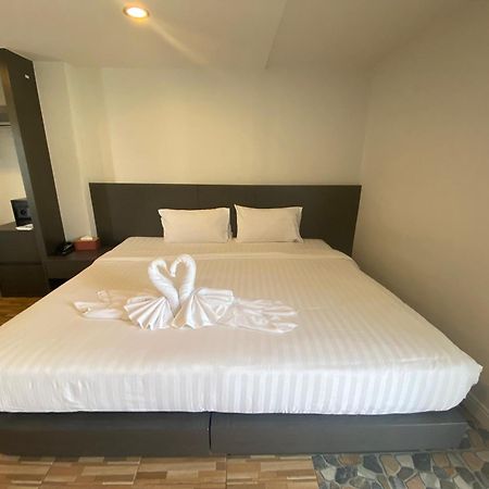 77 Patong Hotel & Spa Eksteriør billede