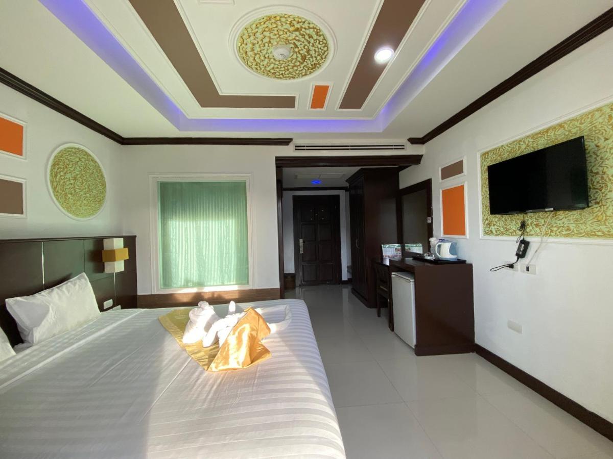 77 Patong Hotel & Spa Eksteriør billede
