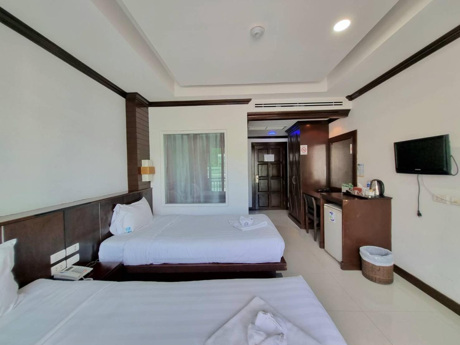 77 Patong Hotel & Spa Eksteriør billede