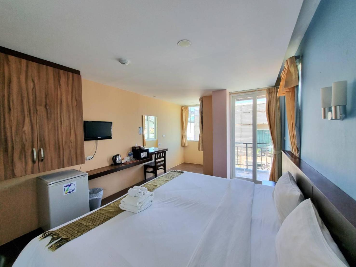 77 Patong Hotel & Spa Eksteriør billede