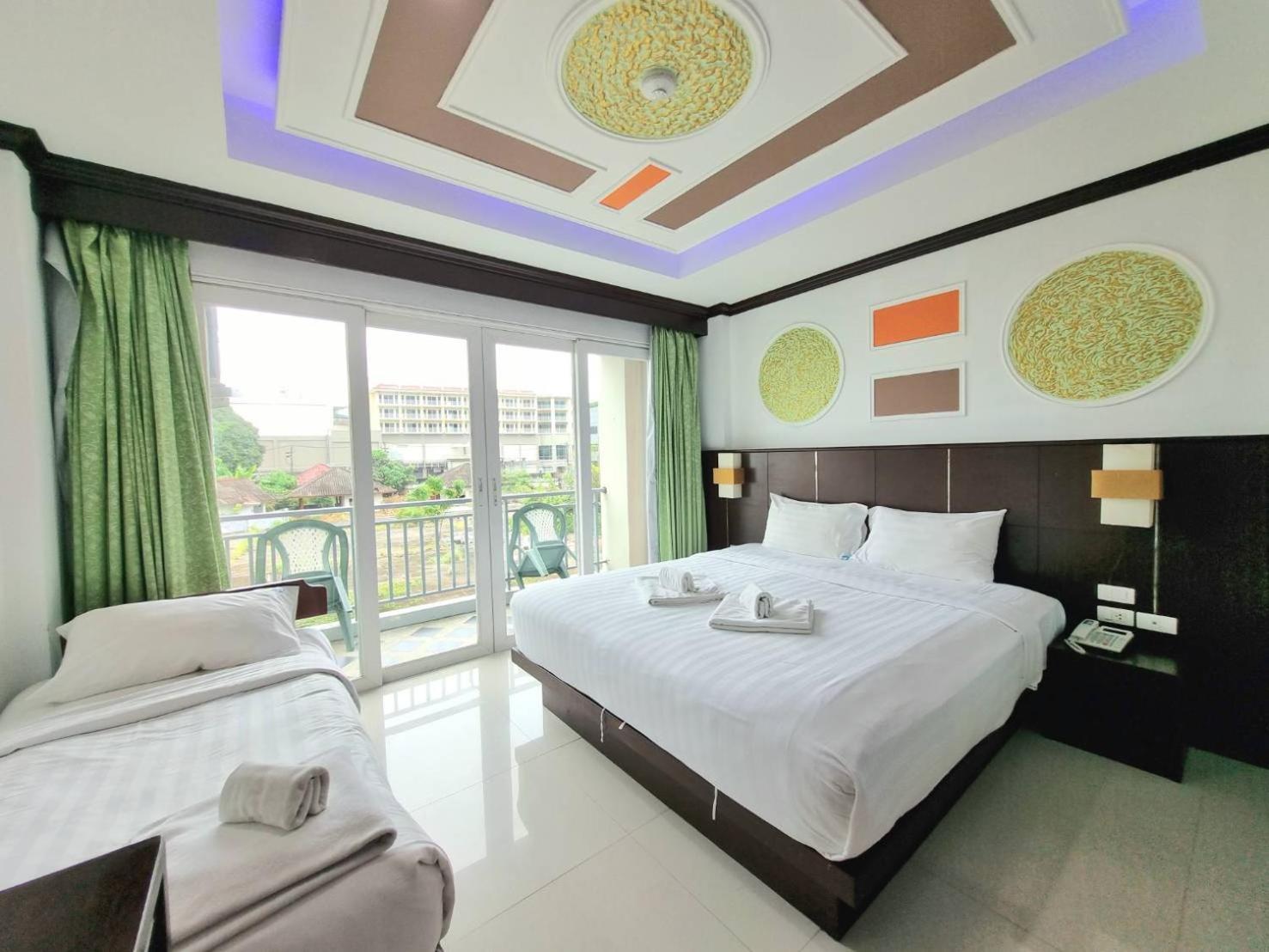 77 Patong Hotel & Spa Eksteriør billede