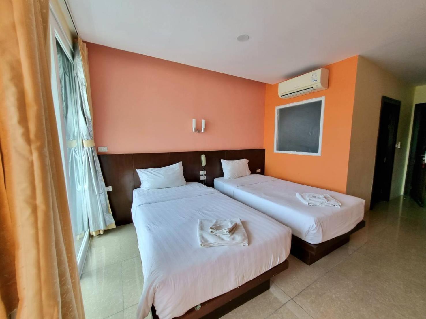 77 Patong Hotel & Spa Eksteriør billede
