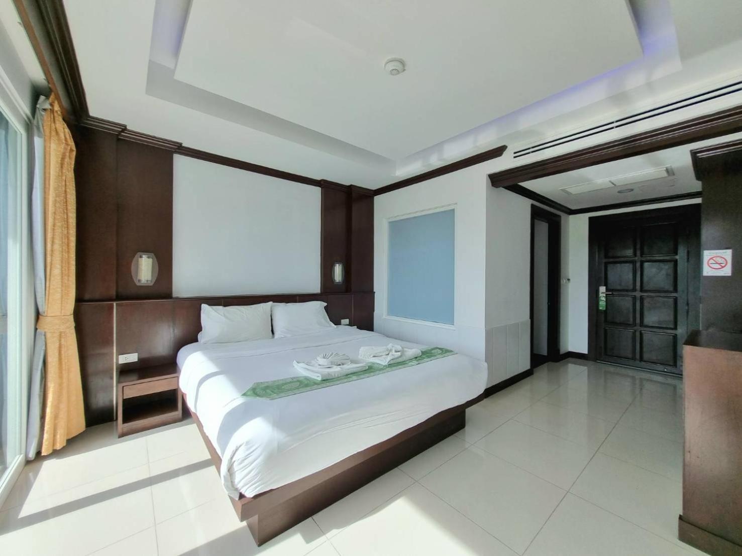 77 Patong Hotel & Spa Eksteriør billede
