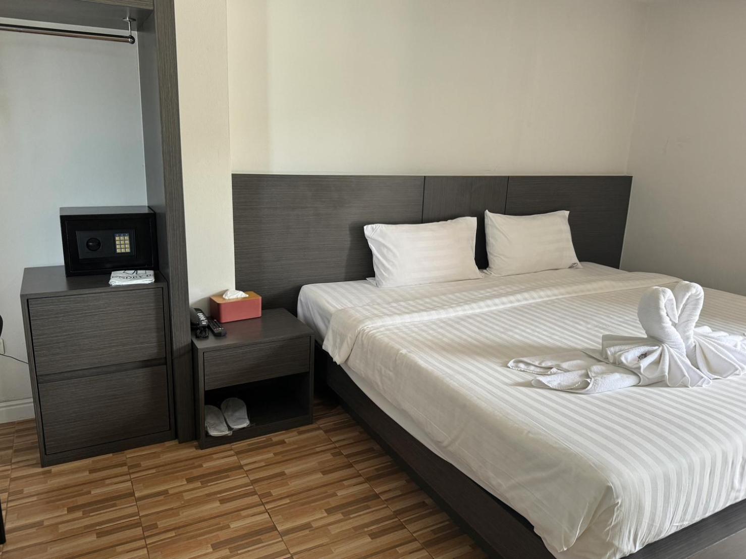 77 Patong Hotel & Spa Eksteriør billede