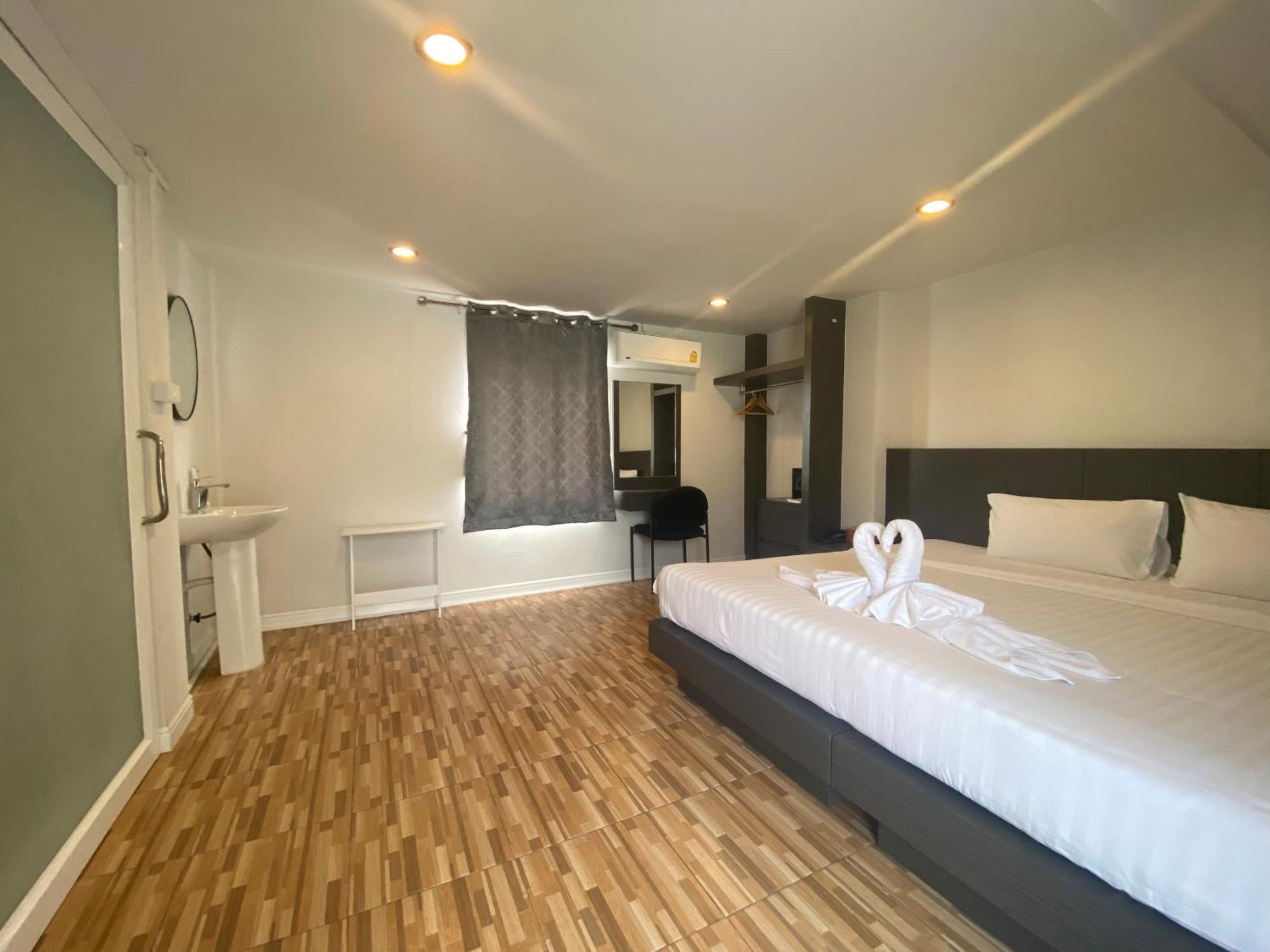 77 Patong Hotel & Spa Eksteriør billede