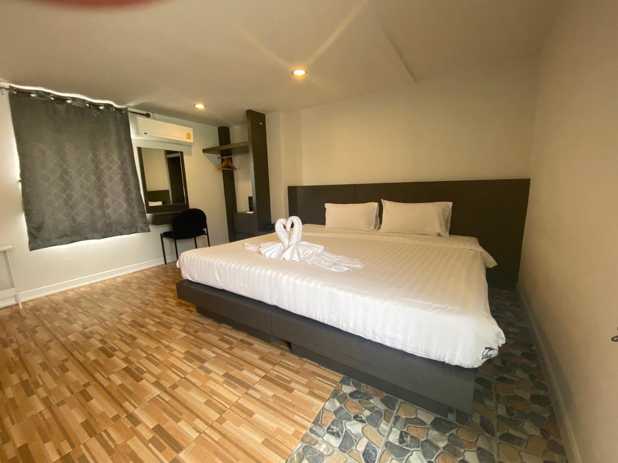 77 Patong Hotel & Spa Eksteriør billede