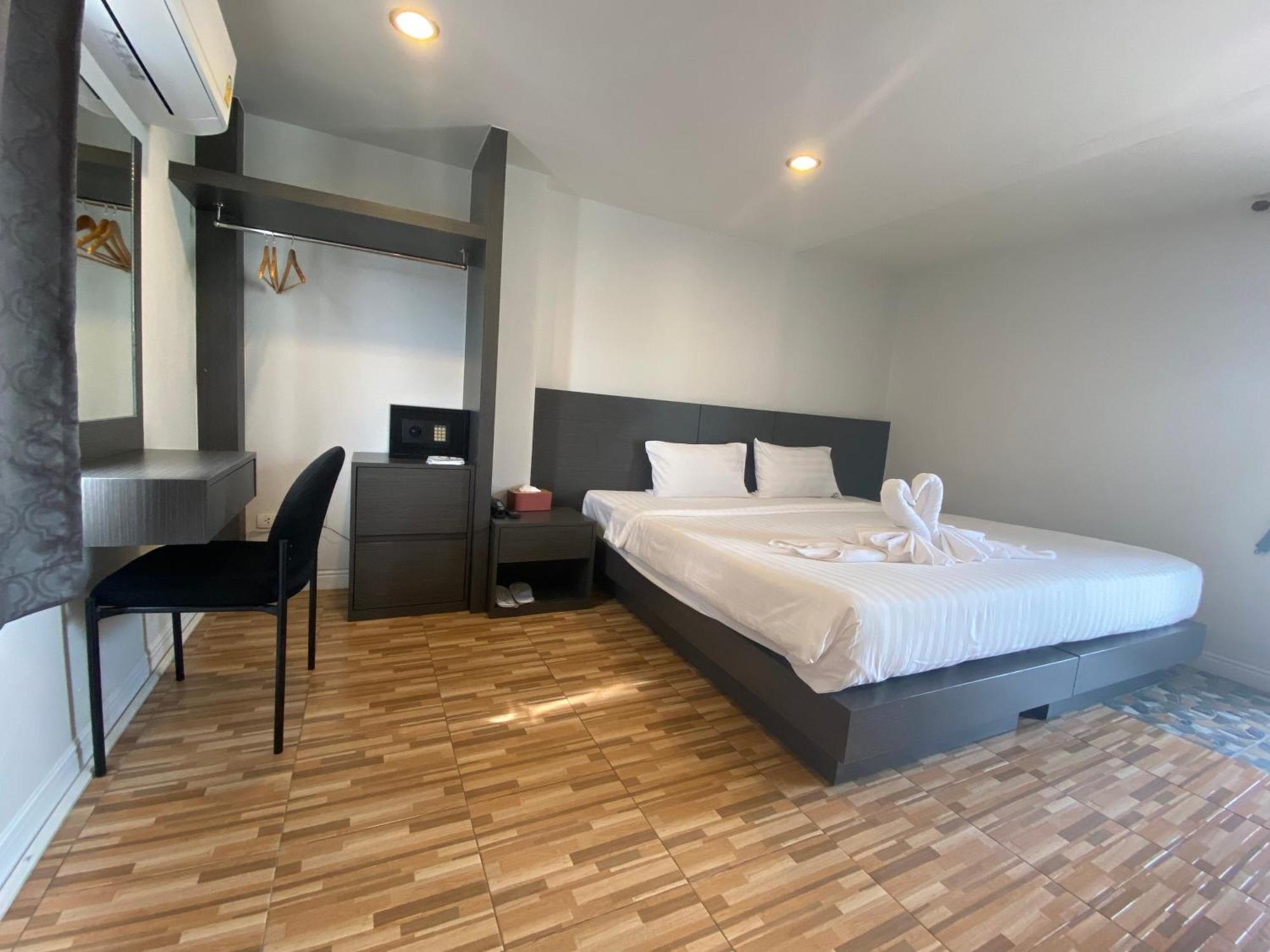 77 Patong Hotel & Spa Eksteriør billede
