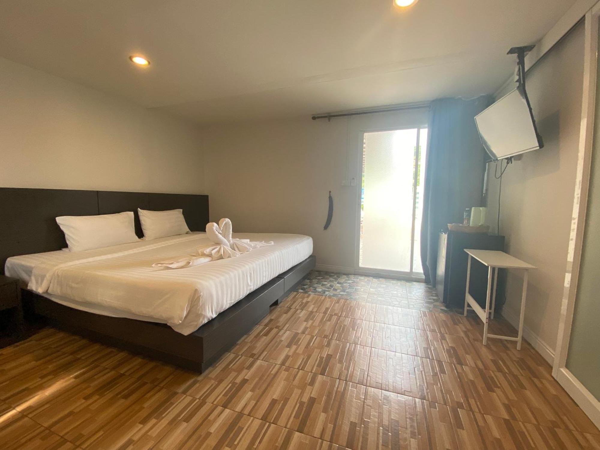 77 Patong Hotel & Spa Eksteriør billede