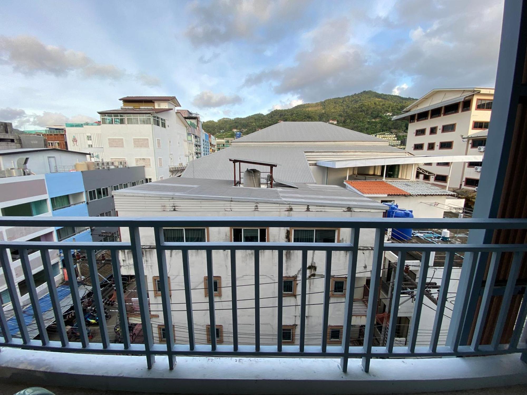 77 Patong Hotel & Spa Værelse billede